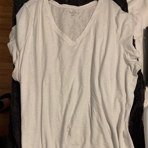 Ava & Viv v-neck white t-shirt 4X